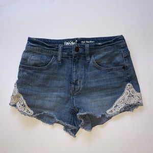 Denim High rise Shorts Size 2/26 Super Stretch